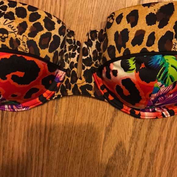 Victoria's Secret bathing suit top - Picture 3 of 6